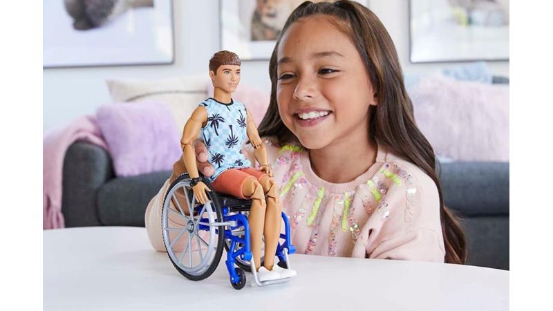 Barbie Boneco Ken Cadeira De Rodas Moreno Fashionista Mattel